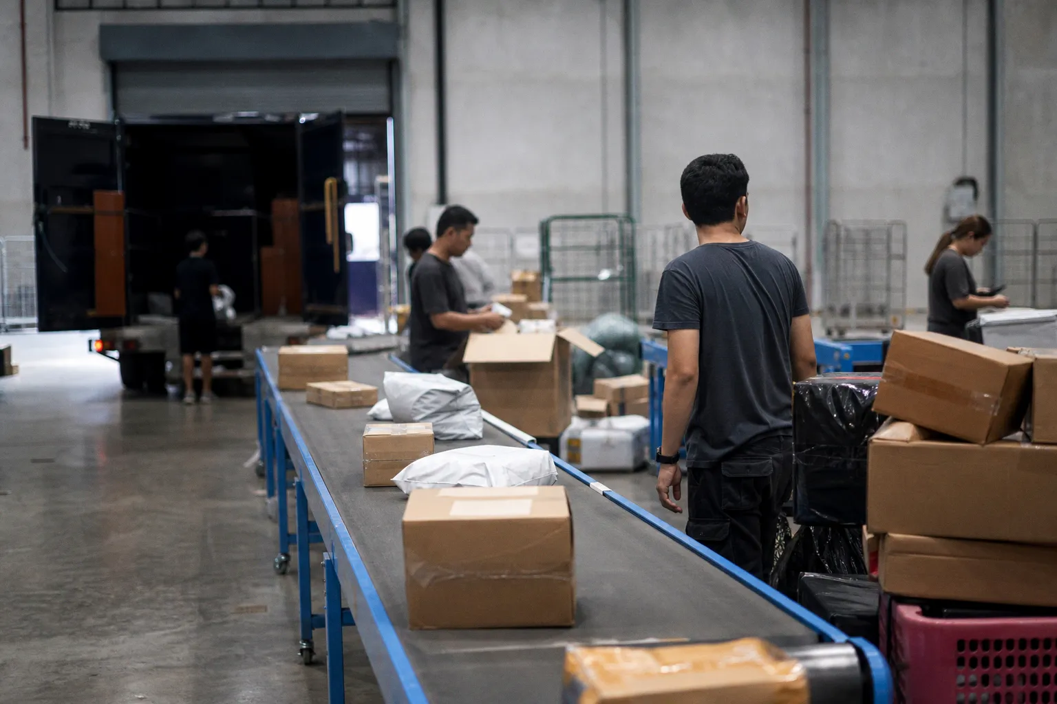 Market Drivers Insights: How New Developments Are Shaping The Online Retail Market